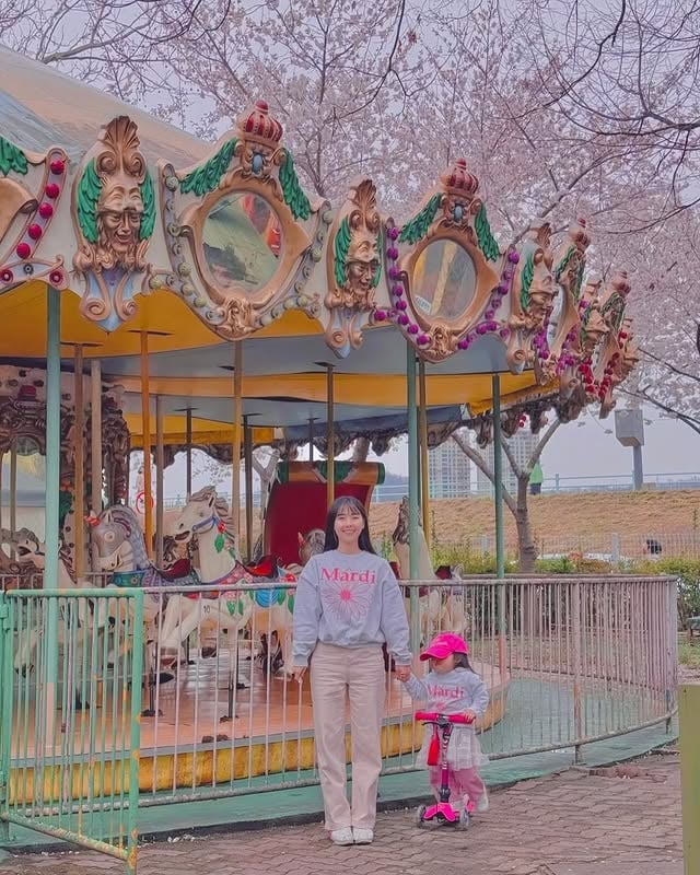 오늘 날씨 너무 좋아💕💕내 최애 #대구벚꽃명소 올해도 가야지#벚꽃 #벚꽃스타그램 #벚꽃룩 #엄마와딸 by @imji_0624