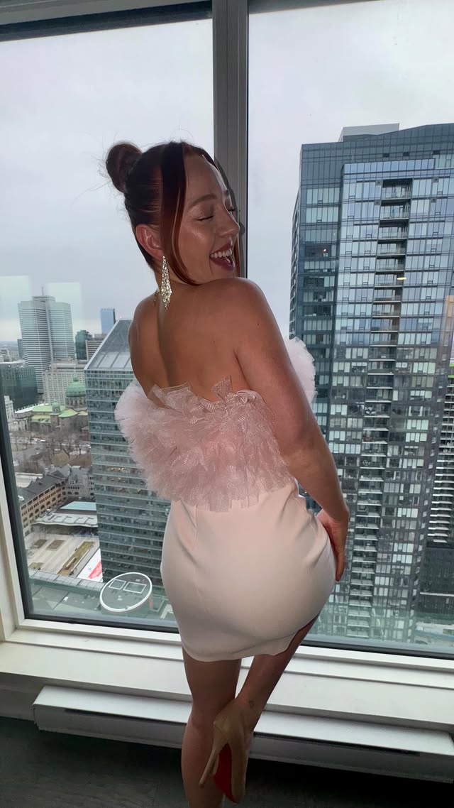 What do we think of this dress 😳💖✨ .I love playing dress up and doing my makeup… it’s like self care at this point 🥰 my go to @maybelline products ALWAYS give me such a stunning effortless look! Ready to slay the night away 💅🏻.#MaybellinePartner #Makeup