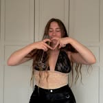 Emma • Midsize Fashion & Body Positivity Creator(ema.lv)'s profile avatar