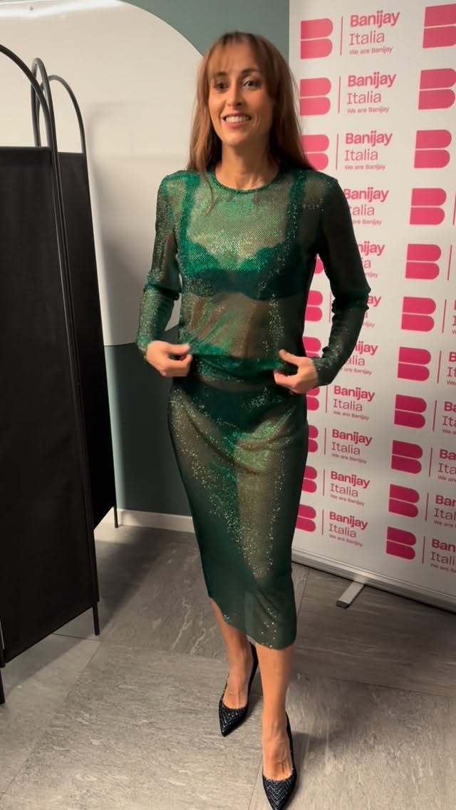 Cosa mi metto questa sera? Fabio non ha dubbi… e voi? 😂 Grazie @lauretta_grazioli @carogalli27.stylist ♥️