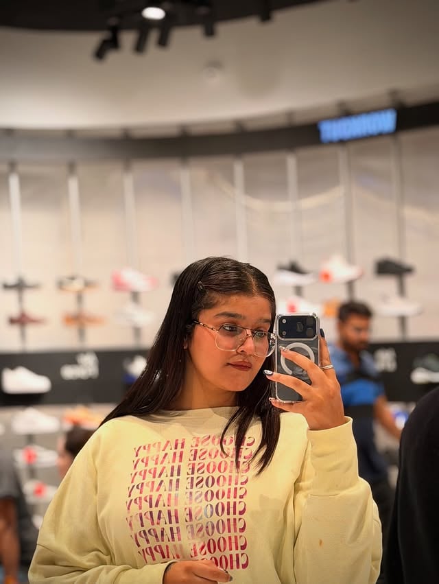 Weekend PhotoDump…. 🛍️ 🌷 🍕 🧸 🛒 🪞 #photodump📸❤️ #weekend #shopping #instagood #instamood #precious ………-❤️♨️ by @_okokokokok_23