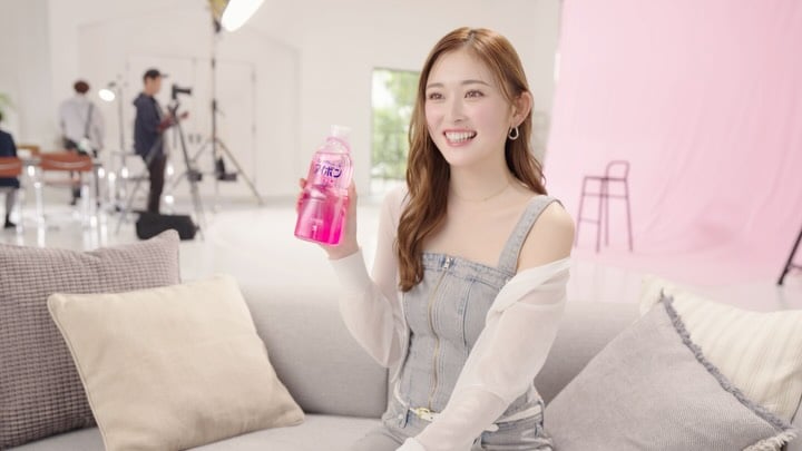 なんと！アイボンの新イメージキャラクターに起用していただきました💓💓CMが今日から全国で流れるよー🥰みんなも一緒にアイボンで目洗って綺麗な景色見ようね🌈✨#アイボン #小林製薬 by @chamitan_0908