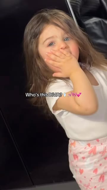 The little DIVAA 🎀💅🏼💁🏻‍♀️💕😍 #baby #babygram #toddlermom #princess #cute