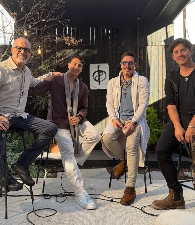 Four men. One council. A question that matters.How do we re-member ourselves in a world designed to fragment us? And how do we choose an inner world designed from our nature ?Self ♾️ Humanity ♾️ PlanetA dialogue at @oasis.onegoldenthreadThis one felt different.Full episode coming on Spring Equinox - March 21.@jeffscult@emilioortiz@robertedwardgrant@matiasdestefan@justtapin__ @dropsofgold_Styled by: @onegoldenthread by @iamemilioortiz