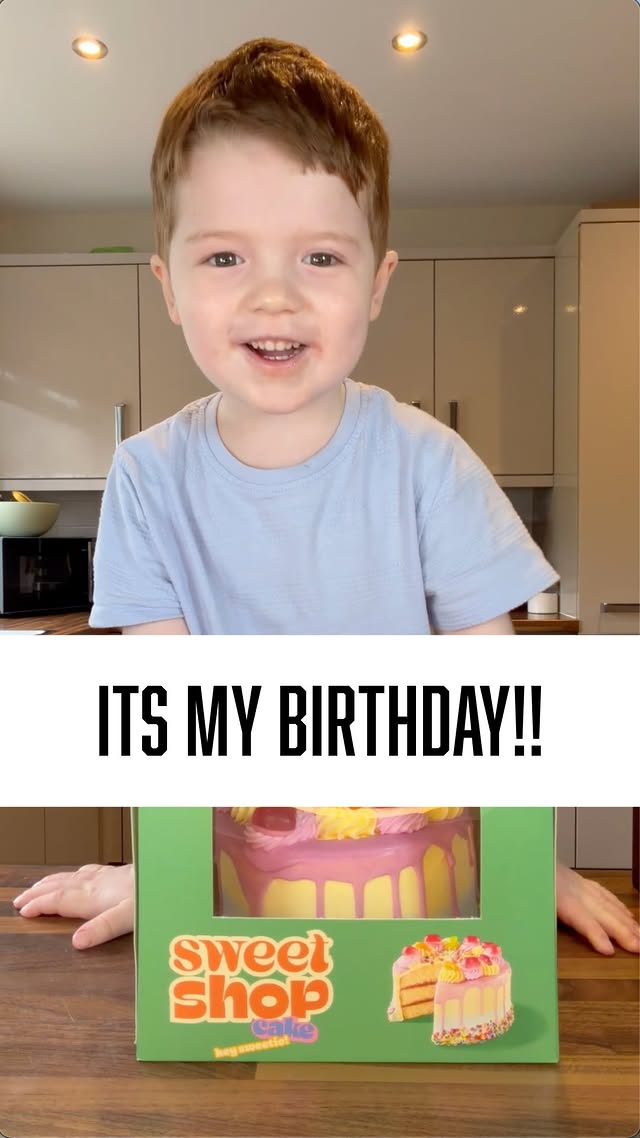 Today it’s my Birthday!! So I went to choose a cake! 🎂🎁🥳•#kids #toddler #cheflife #birthdaycake @asda