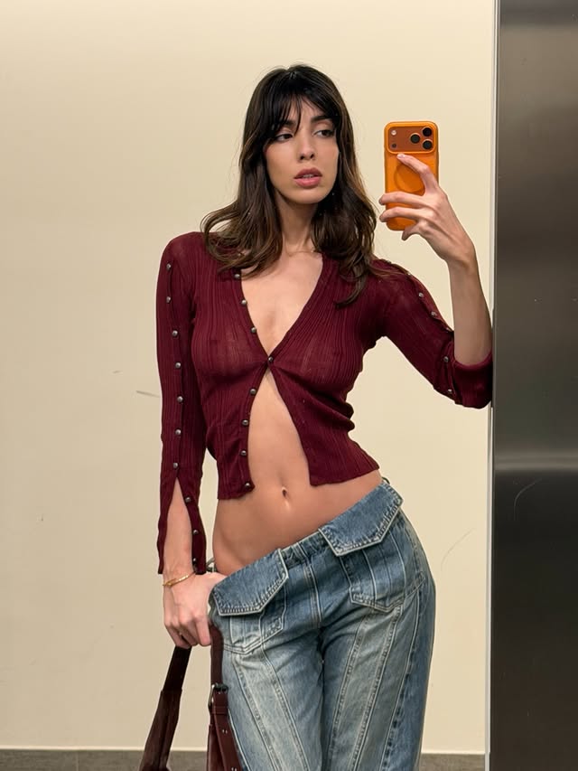 Love taking selfies🤳 🔥 jeans 👖 @yj1ngzyzj