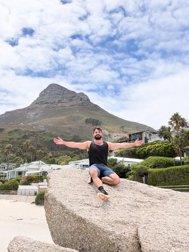 South Africa II/III 🇿🇦 #Capetown #CapeofGoodHope Camps Bay, Sea Point, V&A Waterfront, a lot of rock hyraxes (dassies/awawas 🥹), a hike up Table Mountain and the incredible sunset from there. Board games, one of the only 2 Prides in all of Africa and the vibrant and fierce energy there, Bo-Kaap, MOCAA museum (that drawing k!lled me), the longest zipline in the world (K3) and a trip to Cape of Good Hope. 🌍❤️#southafricatrip #ubuntu #noprideinapartheid by @jensdefries