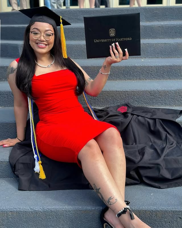 umm… I think I missed the deadline to drop out, I just graduated college ?!?! 👩🏽‍🎓❤️🖤my feet were ready to leave them shoes by the end of this, but Physics and math my body! #uhartgraduation by @yungara