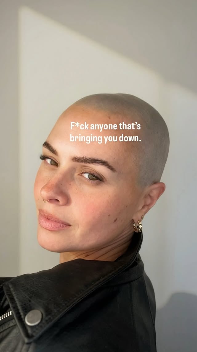 There’s always going to be opinions.People projecting things that were NEVER yours to carry.At some point you just decide… none of it gets to shape you.So yeah…f*ck anyone that’s bringing you down.Stay in your lane.Stay in your energy.You’re doing your thing right now 🖤Happy Friday 👩🏻‍🦲....#buzzcut #selfexpression #shavedhead #modernfemininity #hairtransformation