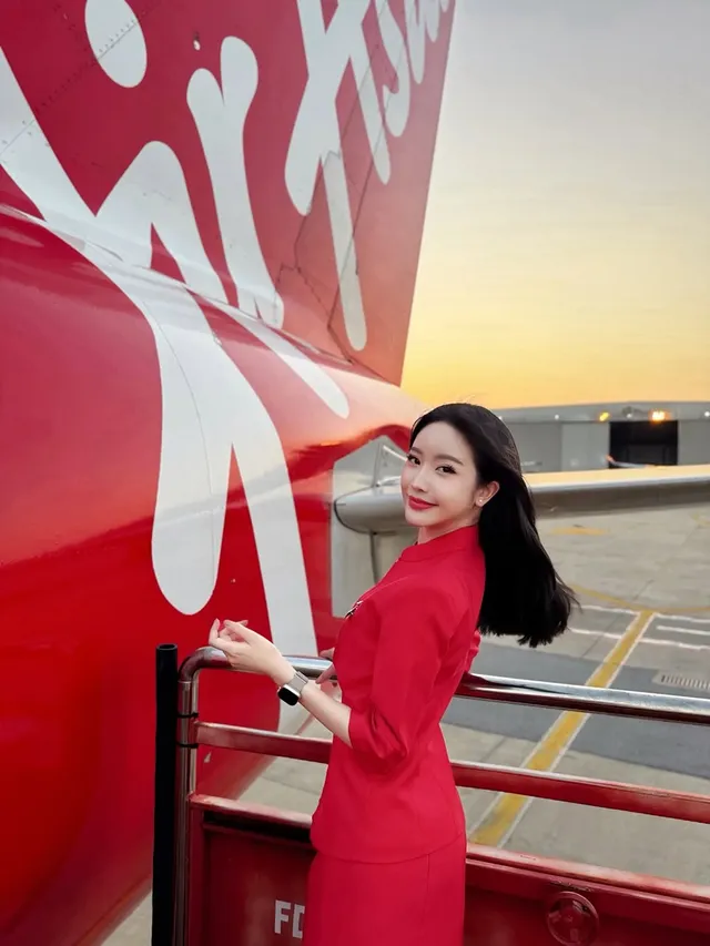 When flying becomes your routine ✈️☀️-Source : Photos & Captions from Instagram @ms.pimpitAir Asia Cabin Crew-#internationalcabincrew #pramugari #cabincrew #airasia by @internationalcabincrew