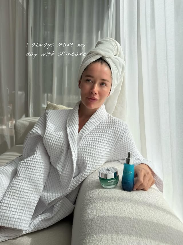 Advertisement for @Biotherm - Moments from my day. Skincare, movement, nutritious food, sunshine and dog walks by the sea makes a perfect day for me. The Biotherm Life Plankton Elixir Serum is perfect for a glowy and plumped skin. The Biotherm Aquasource Hyalu Plump Gel makes my dry skin feel hydrated all day! #Biotherm #Aquasource #Glow by @workoutwlollob