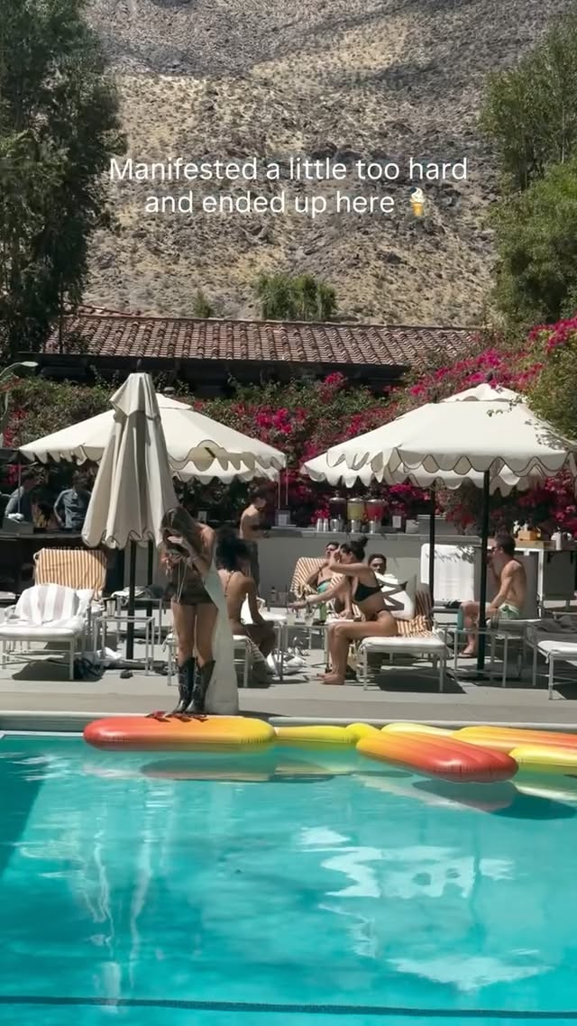 How many licks does it take to get to the center of a Magnum bar?🍦 @magnumicecream #magnumcoachella #magnumpartner #bestweekendever by @alexaluria