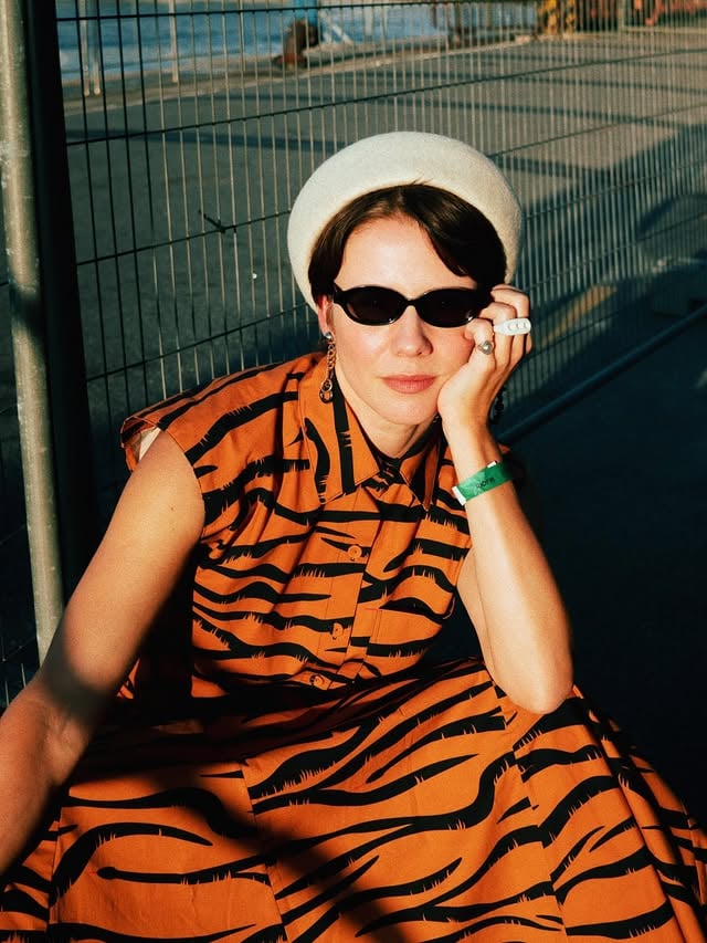 Mais um dia de Rio Fashion Week, celebrando o retorno desse evento tão importante pro Rio e pra moda carioca.Muito feliz de estar aqui vestindo @__gude , uma marca do Rio que traz na sua essência essa combinação de irreverência e sofisticação que é a cara da cidade.Fotos @cvstxr