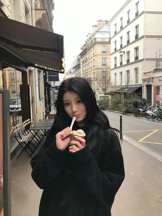 🍦🖤🌆😊#ILLIT #WONHEE by @wonheeiillit