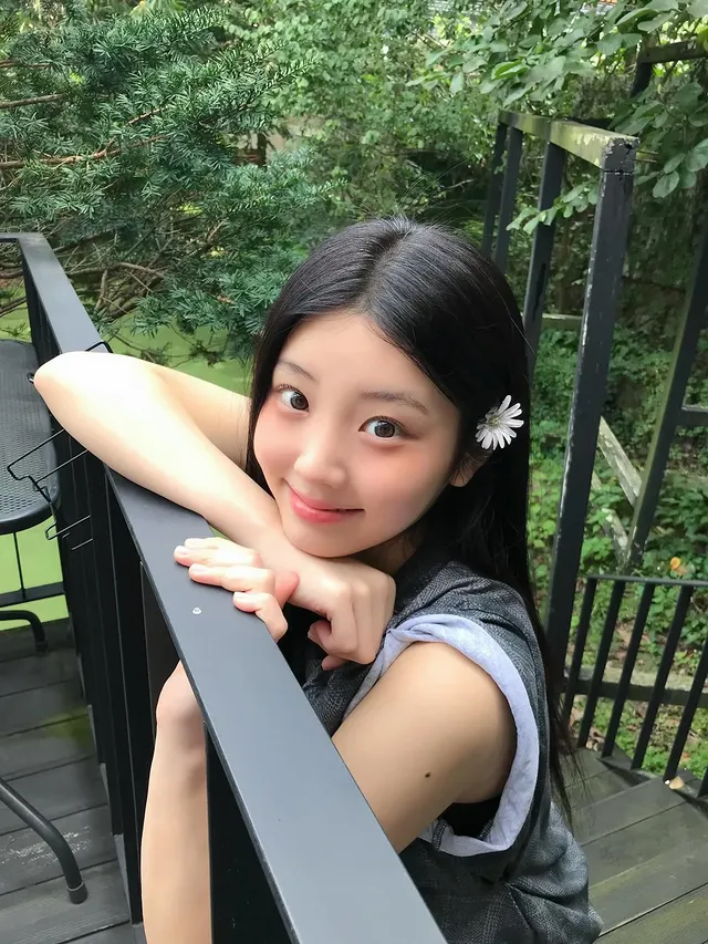 😊🌿🌼✨💚#illit #wonhee by @wonheeiillit