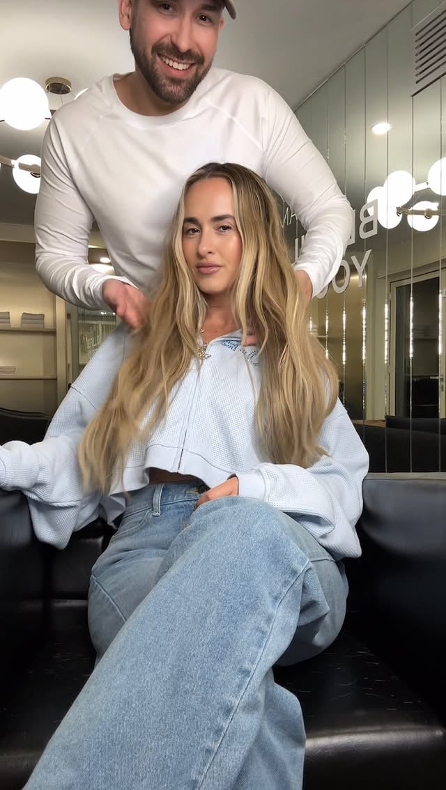 This is the story of how I got the mermaid hair of my dreams @ahappyjustin @bellamihairpro 🧜‍♀️✨#mermaidhair #festivalhair #bellami by @alexaluria