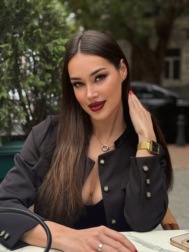  by @lorenaz______