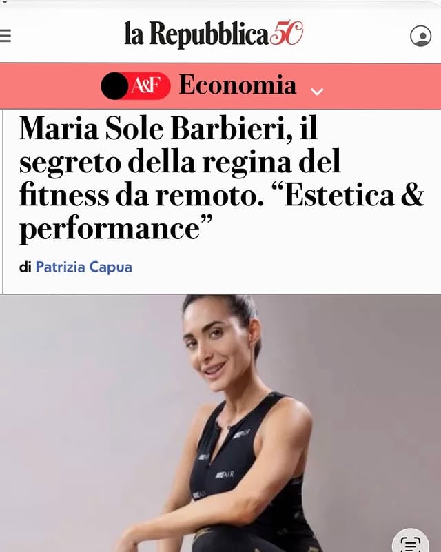Nella complessità ho trovato la mia linfa vitale. Ho sempre rifiutato la tregua della semplicità, quel quieto scorrere canonico che a volte sogno, soprattutto quando sono stanca e poco combattiva. Oggi il mio equilibrio non è pace, ma l’occhio del ciclone, dove il caos non mi spezza, ma continua a plasmarmi. Non mi vedrei mai seduta a godere di ciò che è già mio, né ad attendere che il destino bussi alla porta. Non sempre è andata bene: gli insuccessi sono stati tanti.. e anche difficili da digerire. Ma le cose belle non vengono date, bisogna andarsele a prendere…. Io non cerco il riposo, cerco l’azione.Prendi quello che vuoi , impara dagli errori e continua a muoverti avanti. MY STYLE 👉🏻👉🏻👉🏻👉🏻 by @mariasolebarbieri