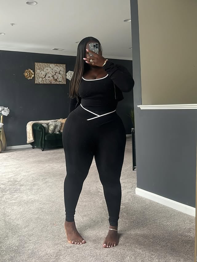 THICK AS HELL😩 by @sooochocolate