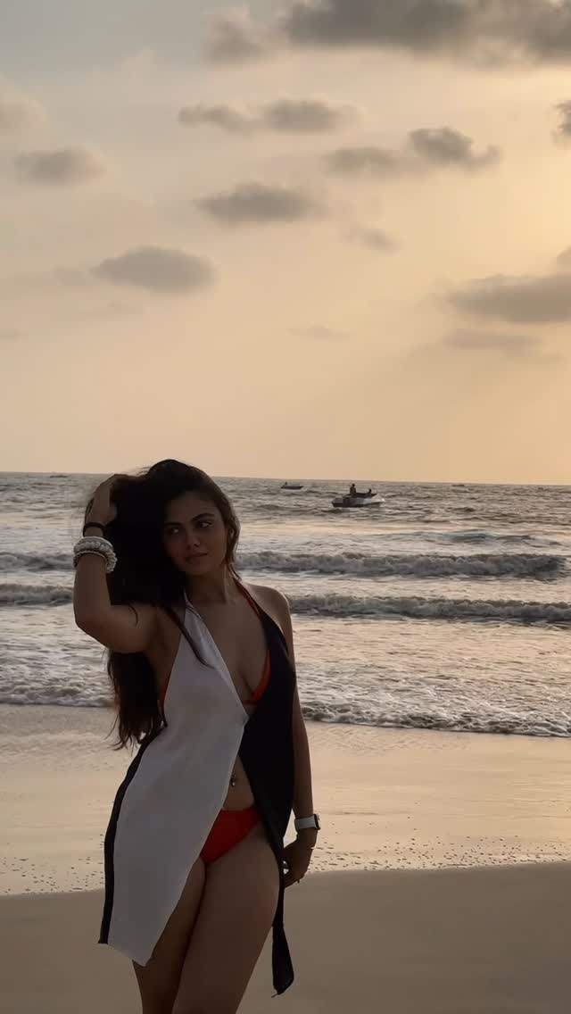 beach bum, always!🏖️ by @avaniawasthee