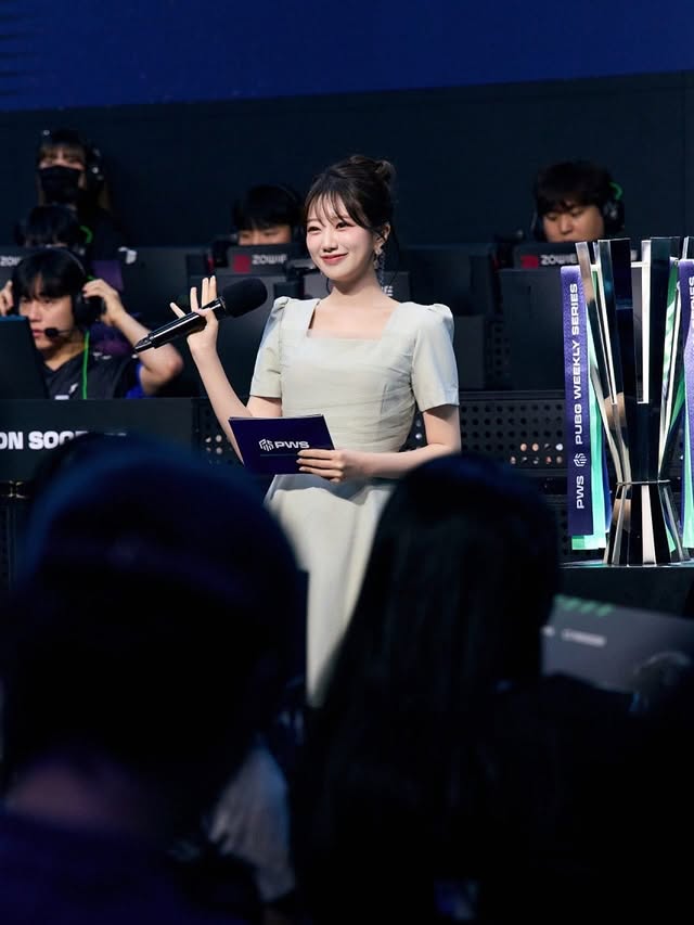@pubgesports_kr PGS부터 함께한 배틀그라운드!지난 주말은 PWS 파이널 호스트로 함께했어요 🪖💣한 치 앞을 알 수 없어서 더 즐겁고 재밌었던.. ˚ ༘♡ ⋆｡˚ DN수퍼스 우승 축하드려요⚡️ by @evnbinlee