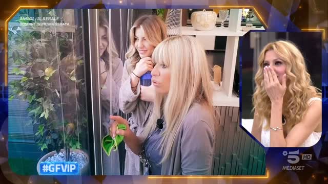 E mentre i VIP si riposavano, Alessandra e Lucia si sono divertite. E anche parecchio 😂 #GFVIP