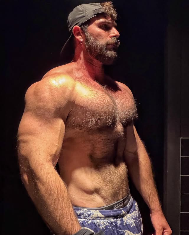 Just your trusted 95kg nerd 🫶#gympump #checkin by @jensdefries