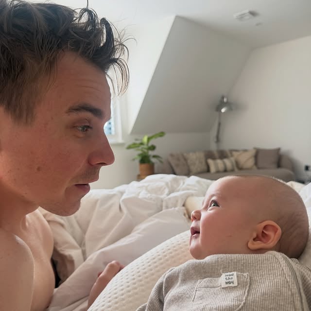 1 . these two constantly chatting away it melts my heart 2. Dowden came over for a scone and tea 💕3. When Bowden met dowden @amy_dowden 4. Aunty Amy 💕🎀5. Some of my fav moments is just looking at him and smiling 🙂 6. Partner in crime 7. Elevator pics are a must @seacontainersldn 8. Morning after the BAFTAs @seacontainersldn 9. 🦋 clip obsessed 😍 10. @nextofficial 11. When the glam comes off after the BAFTAs 12. Another amazing stay thank you @seacontainersldn 13. My @jessieefromtheblock doing her thing ❤️14. Nanny cuddles 15. Rugrats @rugrats 😩16.home grown 🥕 17. Missing them so much 🥲18. ❤️❤️❤️ 19. Shopping 🛍️