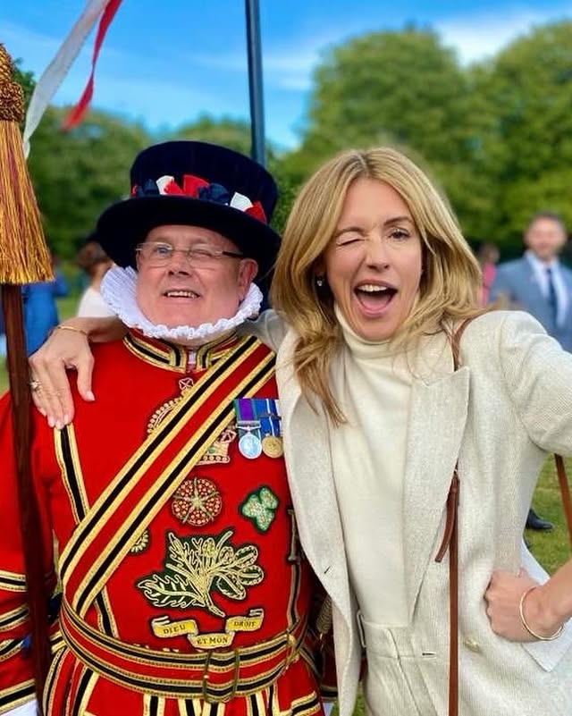 Anyone know where we can get a Gin and Tonic?? 🤔😉🤣 by @catdeeley