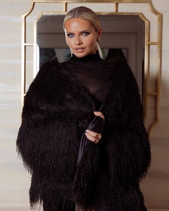 CARLA ZAMPATTI #AFW26 🖤show styled @styledbybloom_ wearing @carlazampatti heels @stevemaddenau makeup @tannia_t_muahair @by_josh & @natalieannehair photographers @maddiknight_ @stellamariephoto @mollyburmeisterphotography glam suite @langhamsydney@afcaustralianfashionweek x by @allisimpson
