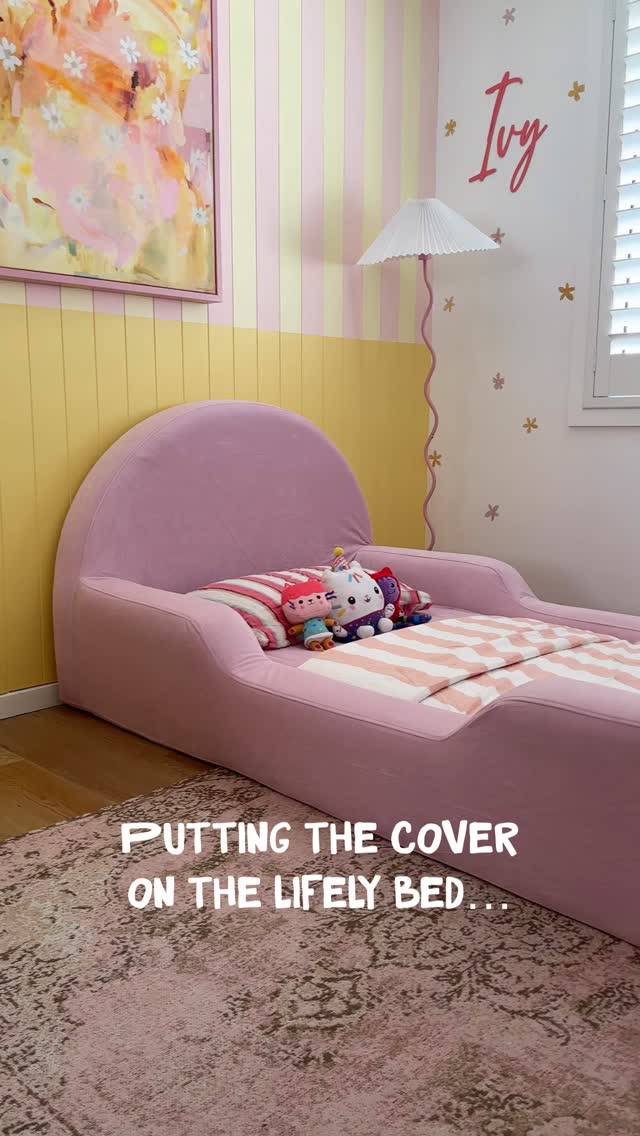 Not the most aesthetic video 😅 but it shows the reality of putting the @littlelifely cover on. It took us a total of 5 minutes & 27 seconds, I’ve put this video on 5x speed so it brings it down to 1 minute but haven’t cut anything so you can still see it all :) Use two people as the instructions suggest and you’ll have it done in no time. Hope this helps 🤷🏼‍♀️ Link in my bio and discount code is BROOKELOVESLIFELY Kids bed | kids room | kids bedroom | colourful home | dopamine home by @brookeposted