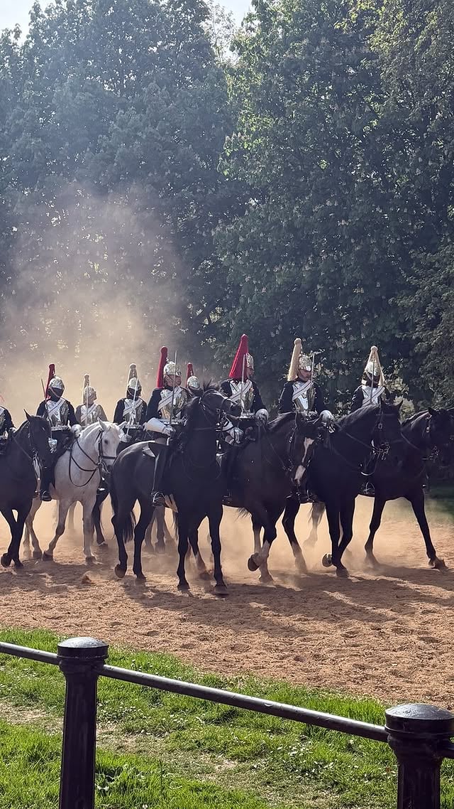 Are you visiting London this summer? I cannot recommend a meander through Hyde Park more highly. I feel so grateful to have these wonderful walks on my doorstep, for weekends when you fall in love with your own home all over again… by @trinnywoodall