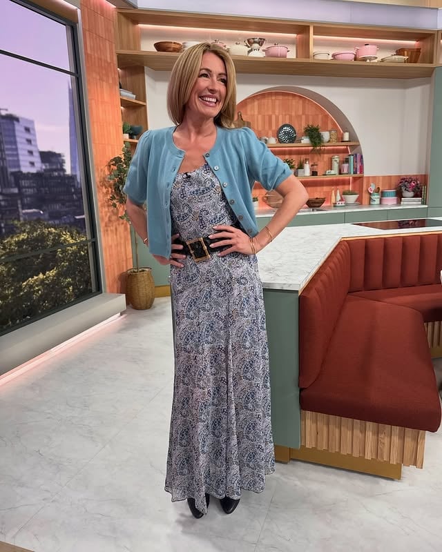 Oh boy!! Who’s seen the forecast for next week!?! 🔥Here’s what I wore this week on @thismorning for #catscloset ♥️In photo order:Tuesday:Dress- @rixo x @libertylondon Cardigan- @boden Belt- VintageBoots- @lkbennettlondon Bangles- @_jennybird Wednesday:Shirt- @boden Belt- @sezane Jeans- @donnaidadenim Boots- @lkbennettlondon Monday:Trousers- @zara Top- @mango Shoes- @stuartweitzman Thursday:Dress- @sezane Shoes- @aldo_shoes ♥️ by @catdeeley