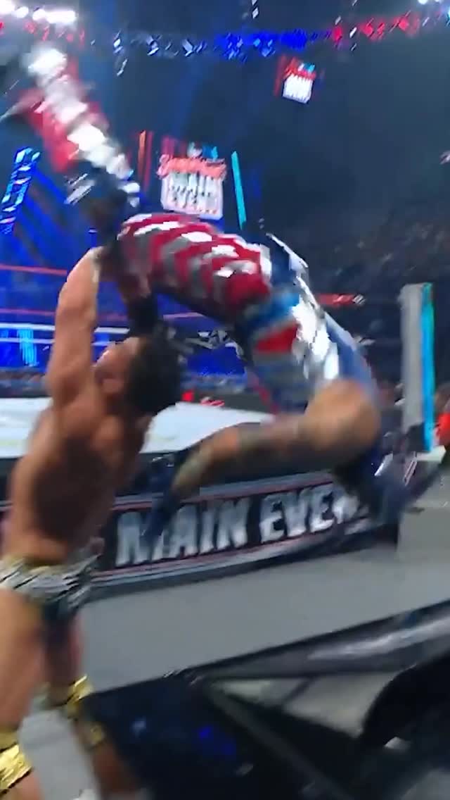 @official_ego tossed @penta_zero_miedo with ease 🤯 #SNME by @official_ego