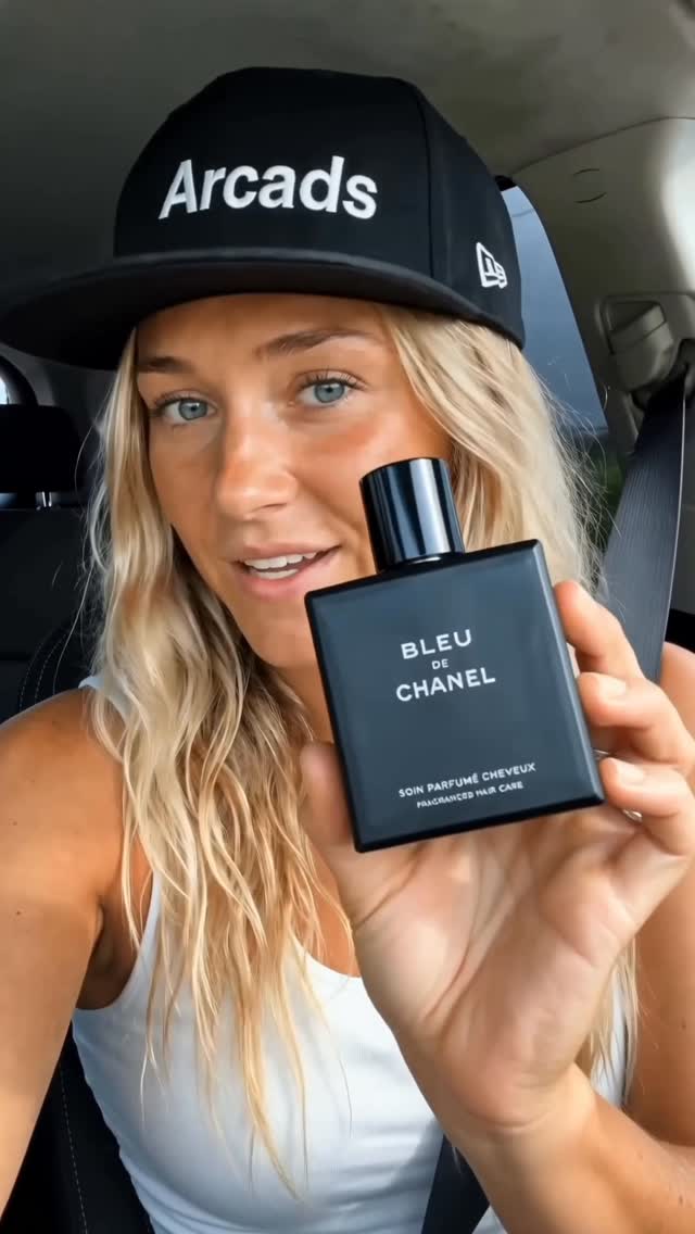 Comment “AI” and I’ll send you the full guide personally👇You can now generate UNLIMITED Videos, full Branding from scratch, create Ads, Social Media posts etc. using Claude with insane level of quality all in one place. 🤯This combination is just mind-blowing. No creators. No editors. Just Claude.#claude #arcads #claudecode #aivideos by @officialpwnkumar