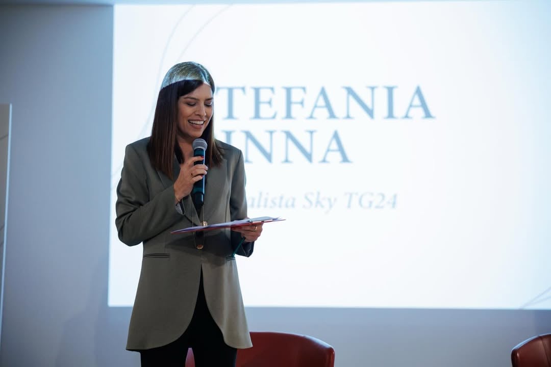 Un maggio vissuto intensamente…e non finisce qui!1) Tu la conosci Tefania?🤭2) il più grande esperto di dop economy 🫶🏻 3) in studio 💻 4) cognate❤️5) …e cugina🥰6) nonnina e nonnone 🙇🏻‍♀️7) ❤️❤️❤️❤️8) le mie superstar ❤️‍🔥9) che ve lo dico a fà?🗯️10) Zero 👋🏻11) l’attesa 🌺 12) my my hey hey 🙌🏻 by @stef80pi