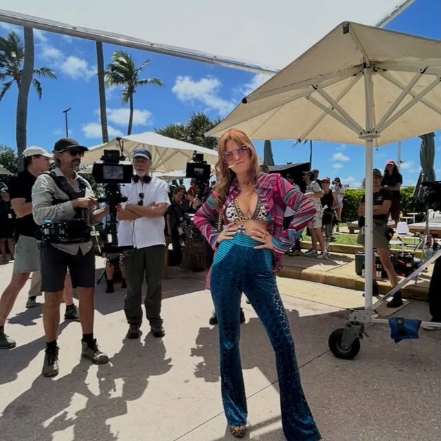 Obvs we had NO FUN making this movieSPA DUMP@spaweekendmovie @blackbearpics @lesliemann @annafaris @michellebuteau by @islafisher