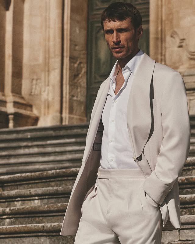 Designed for this season’s special occasions, the tuxedo is reimagined through pure shell-colored silk and defined by a tone-on-tone shawl lapel.#BrunelloCucinelli #Cucinelli #Mediterranea by @brunellocucinelli_brand