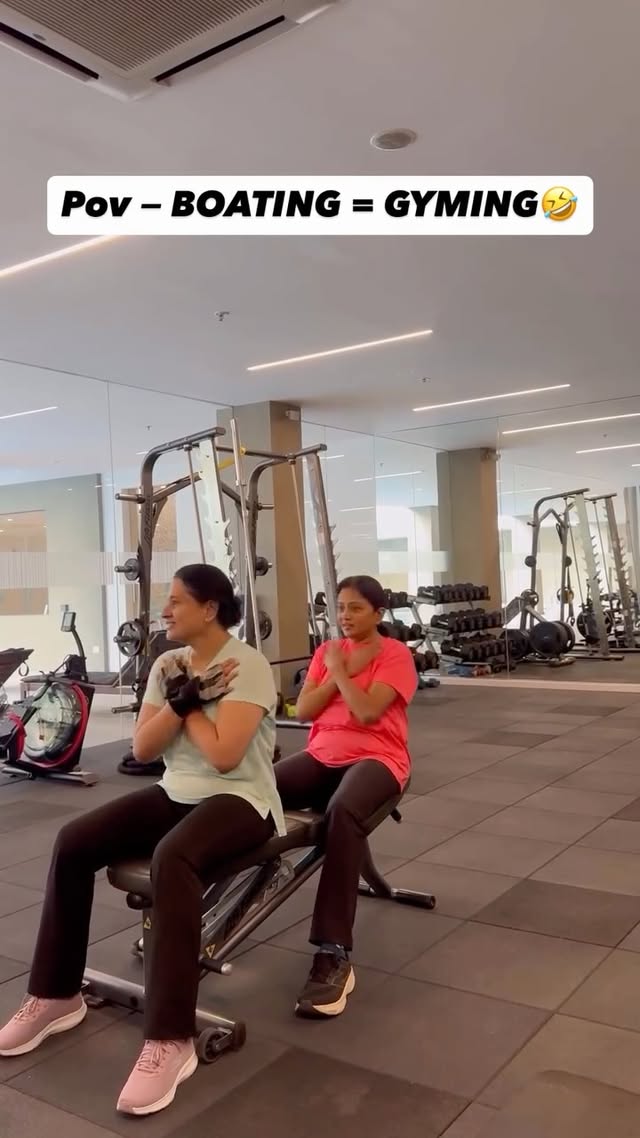 Boating = Gyming🤣 @dr_avani_mannam .#sumakanakala #suma #fitness #gymlover #fitnessmotivation by @kanakalasuma