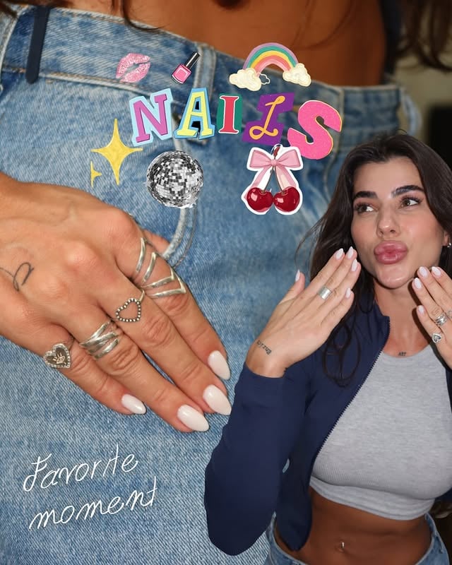 Dia de princesa, unhas de princesa. 🎀✨ @layllafer @layllaodiaries by @layllafer