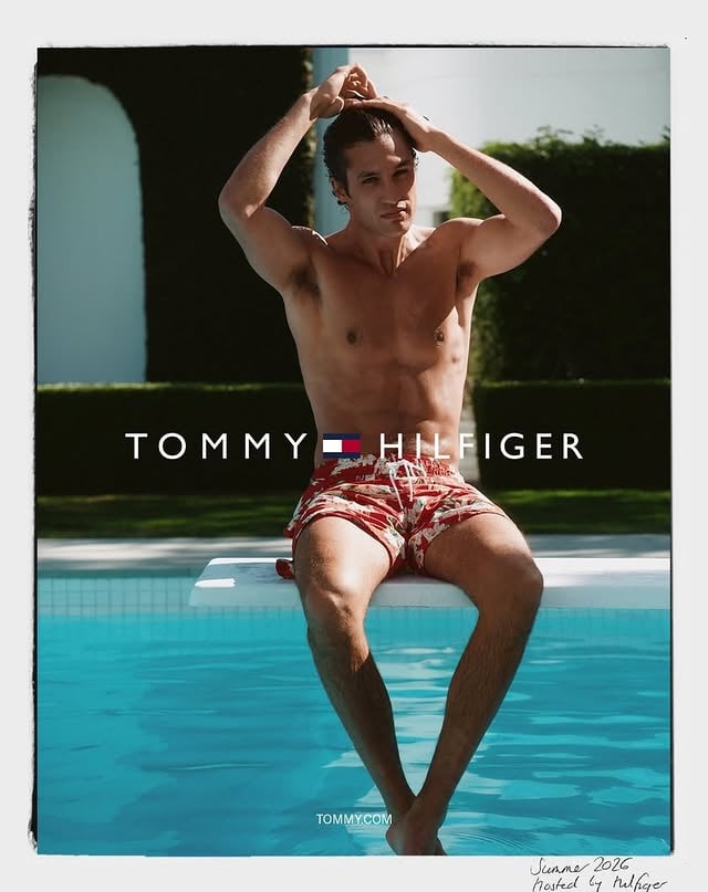 FRANCISCO for TOMMY HILFIGER GLOBAL SUMMER 26 CAMPAIGN @kikohenriiques @tommyhilfiger Art Direction @sofo9 Photographer @misha_taylor Stylist @sagliogeraldine Hair @diegodasilva_ Make up @irena.ruben Casting @nandi.macalou#NEWYORKMODELS by @newyorkmodels