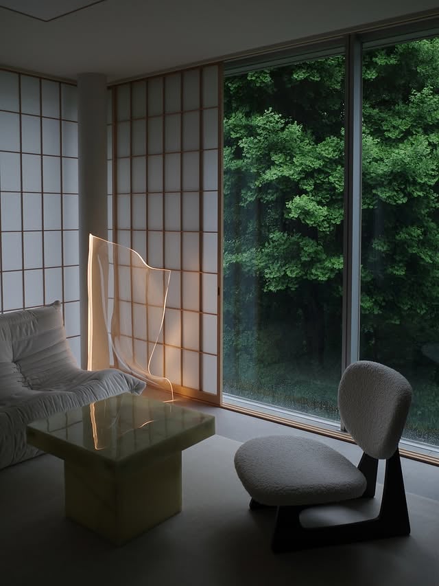 Rain outside, bare shoulders anyway by @_katojun_