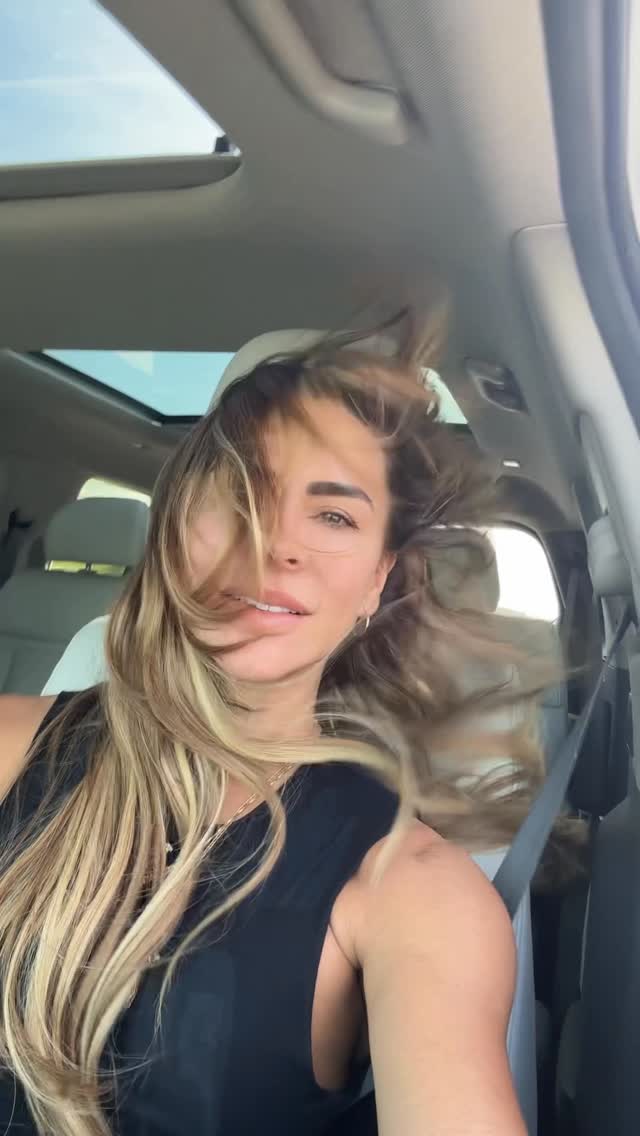Life is short. Make every moment count.#aylinmujica #blumoon 💙 by @aylinmujic