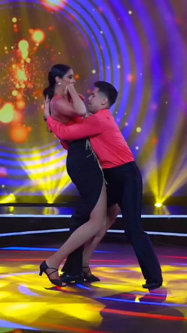 Short guys problems while dancing with taller blonde♥️ by @tall_and_stronggirls_worldwide