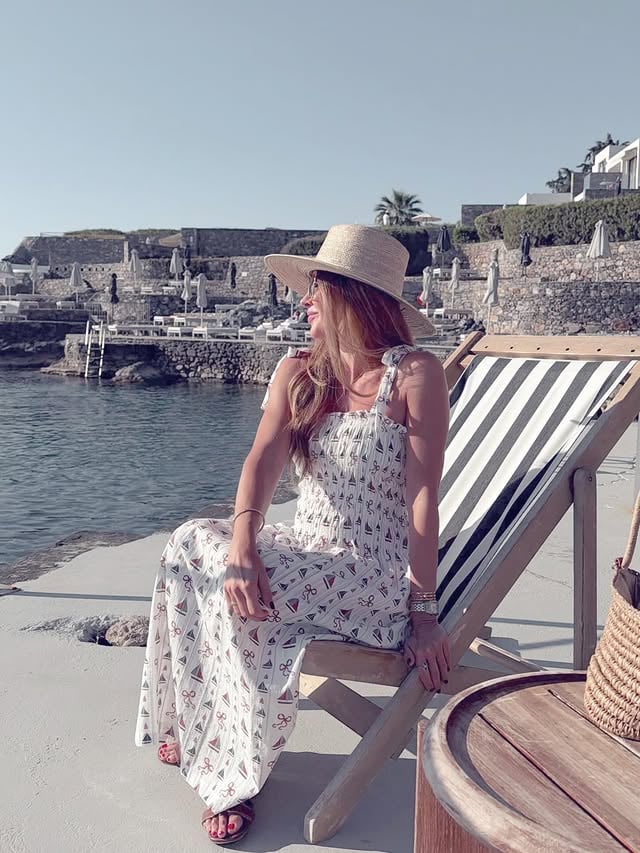 Ese primer día en Creta, nunca lo olvidaré.Un pequeño preludio de todo lo que estaba por venir ✨...#atrendylife #look #lookofheday #oogd #ootdfashion by @atrendylife