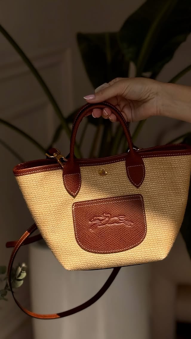 Dobry wybór? A może polecacie jakąś konkretną markę i model sprawdzonej torebki na lato? 🌴☀️👜#zakupy #longchamp #cannes by @suzylifeblog