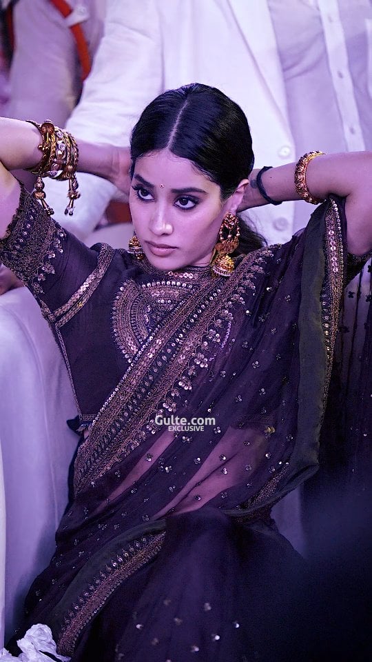 #JanhviKapoor looking absolutely gorgeous ❤️#Peddi #Gulte #GulteExclusive by @gulteofficial