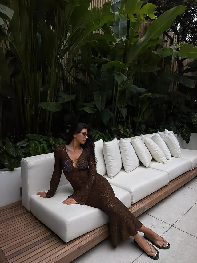 Beach days in our CHELSEA dress 🐚 @mananamariee by @meshki