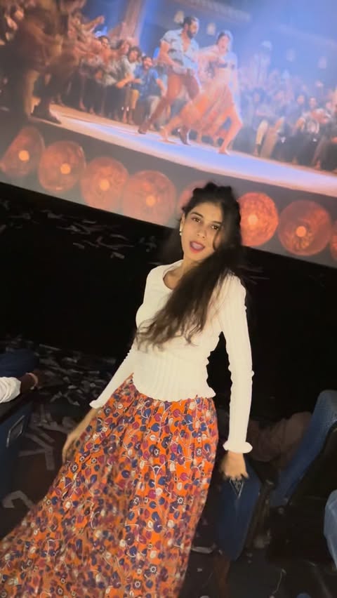 Hello hello hello hellohallallo 🔥🧚Peddi concert 😍 #instagram #love #like4like #comment #tirupati by @sa_ilu522