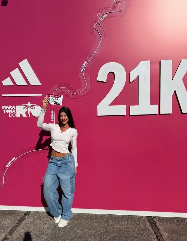 Ansiosa pra viver esse momento e virar meia maratonista 💖✨ @maratonadoriooficial #running #corrida #meiamaratona by @layllafer